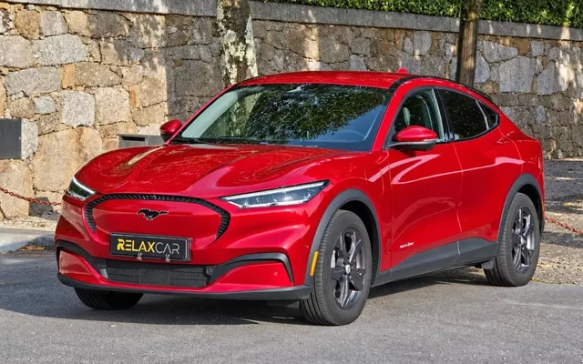 Ford Mustang Mach-E 75.7 kWh Base