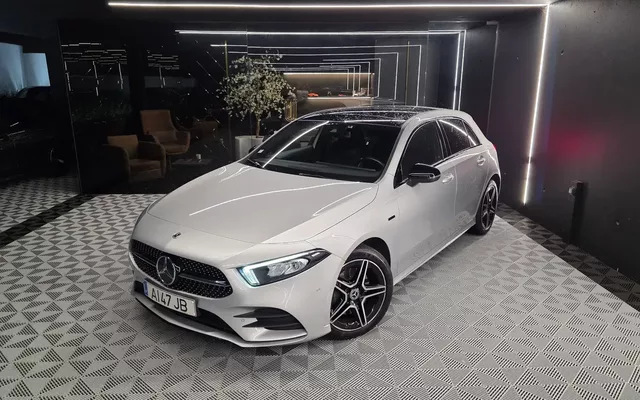 Mercedes-Benz A 250 e AMG Line