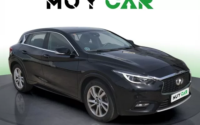INFINITI Q30 Q30 1.6tc Premium 7DCT 156