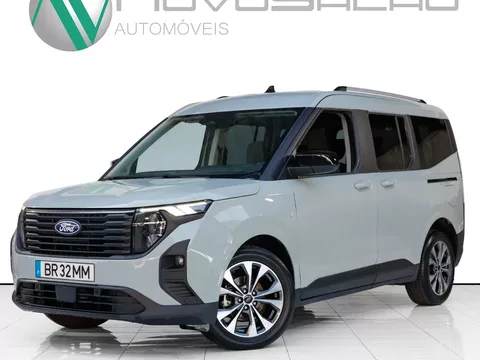 Ford Tourneo Courier 1.0 EcoBoost Titanium