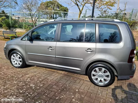 VW Touran 2.0 TDI Highline 7L