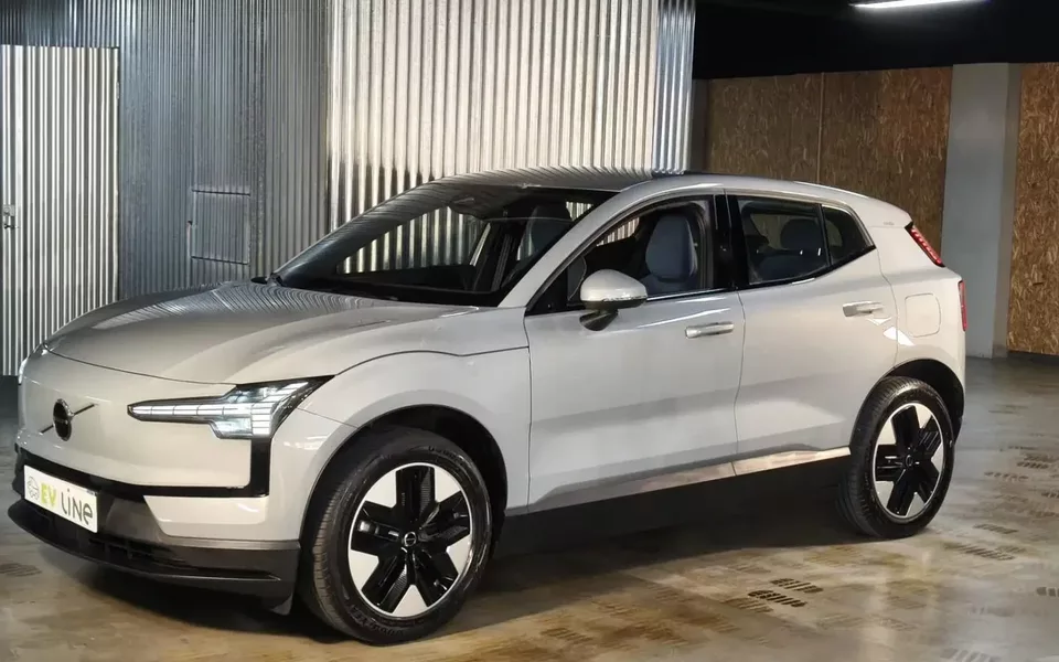 Volvo EX30 69 kWh Single Motor Extended Range Core