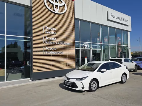 Toyota Corolla Hybrid – Business