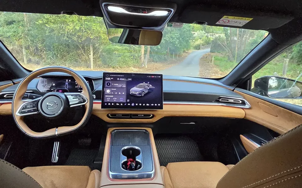 Mazda 6e 68.8 kWh Takumi Plus