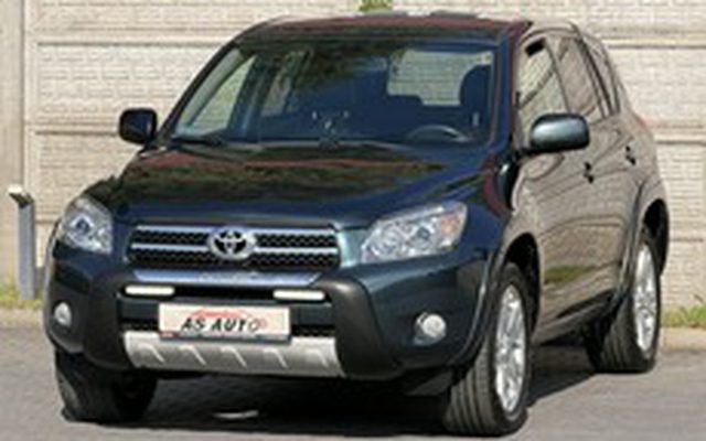 Toyota RAV-4 III 2.2dm³ 136KM