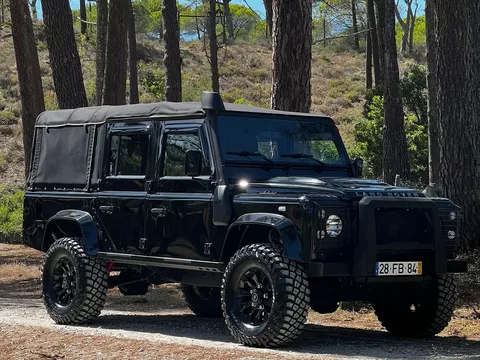 Land Rover Defender 110 CC 2.4 CRD SE