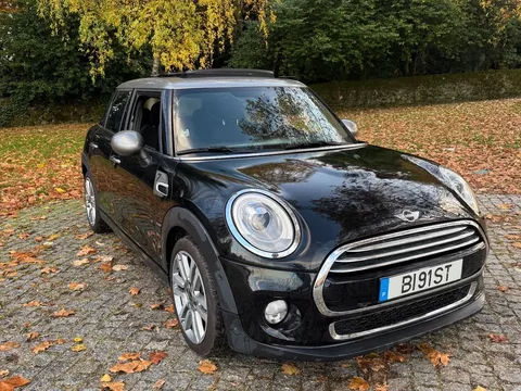 MINI 5 Portas Cooper Aut. Seven Chili