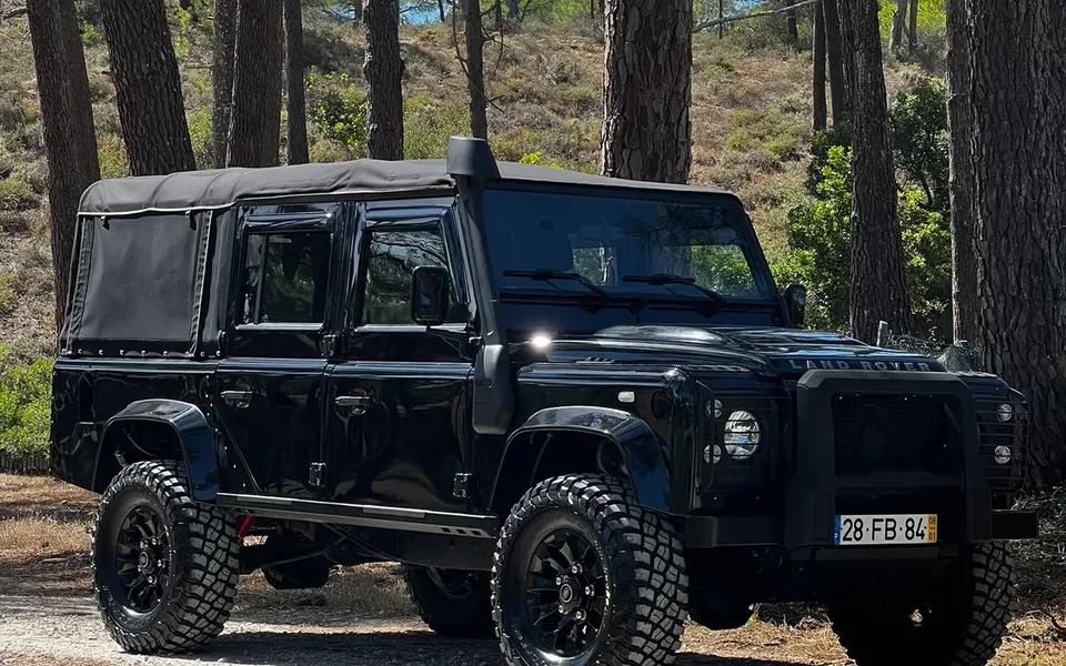 Land Rover Defender 110 CC 2.4 CRD SE