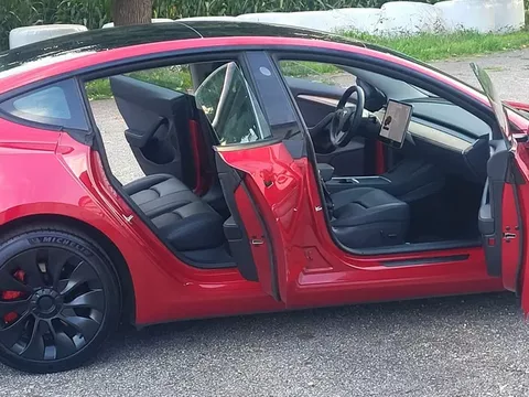 Tesla Model 3 Standard Range Plus RWD