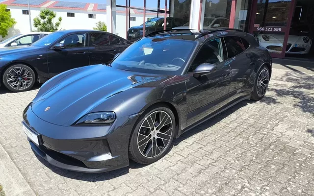 Porsche Taycan Sport Turismo Black Edition