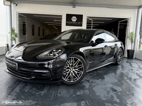 Porsche Panamera Sport Turismo 4 E-Hybrid Platinum Edition