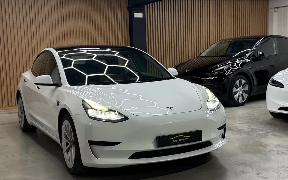 Tesla Model 3 Standard Range Plus RWD