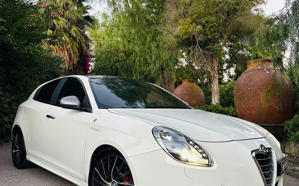 Alfa Romeo Giulietta 1.6 JTDm Sprint Speciale J18