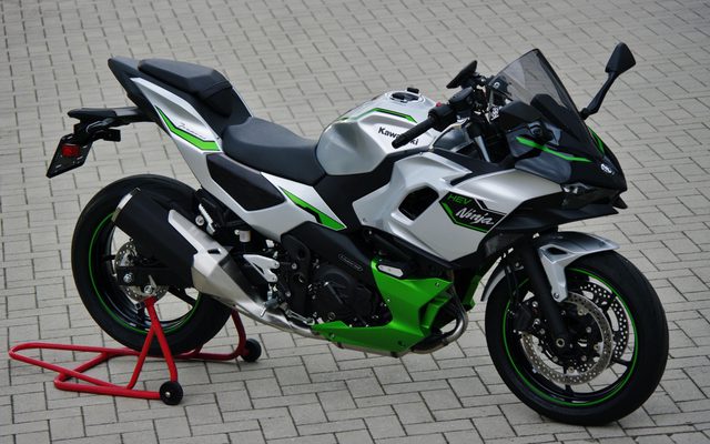 Kawasaki Ninja 7 Hybrid