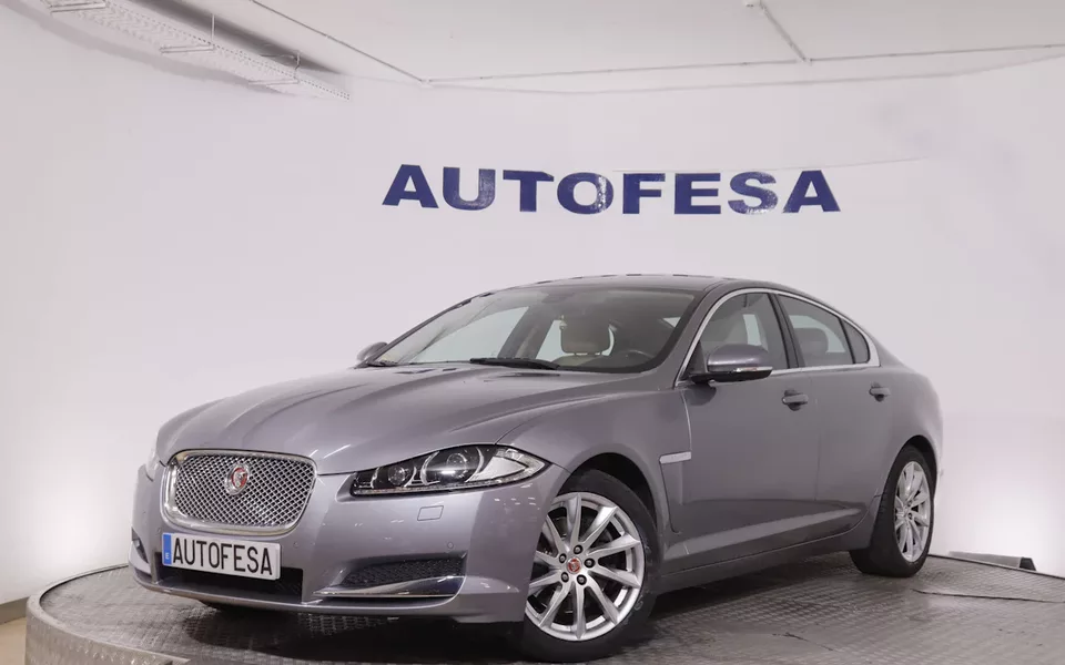 Jaguar Xf 2.2D LUXURY AUTO 200CV 4P # NAVI,CUERO,PARKTRONIC