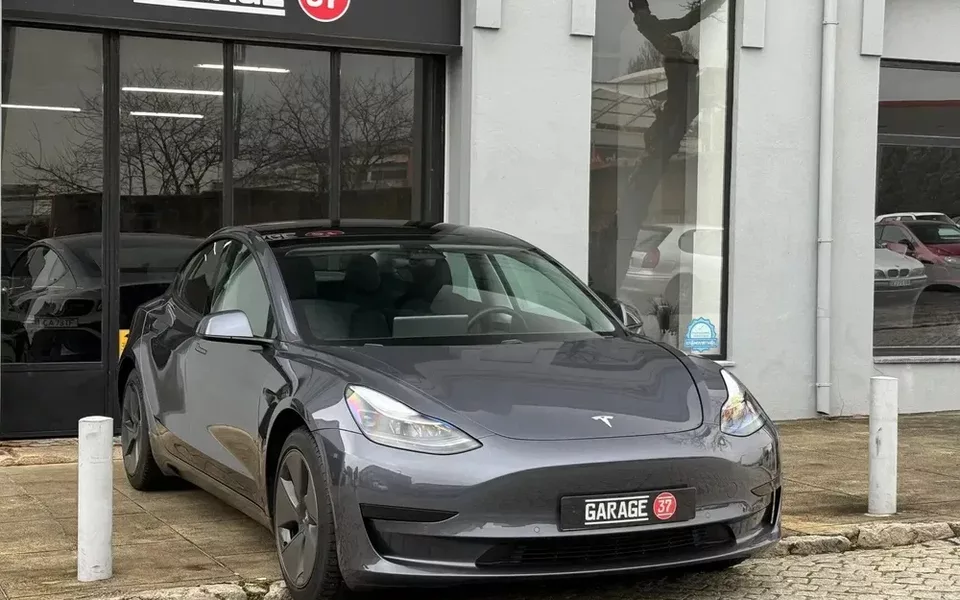 Tesla Model 3 Standard Range Plus RWD