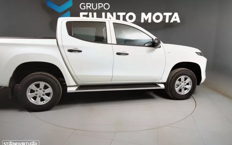Mitsubishi L200 2.3 DI-D CD Invite 4WD