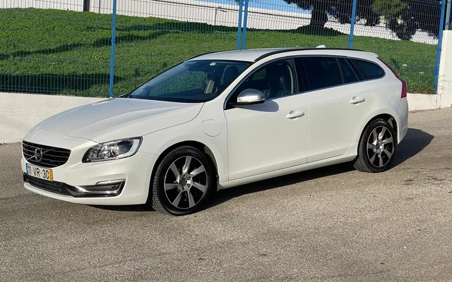 Volvo V60 D6 Twin Engine Geartronic Momentum