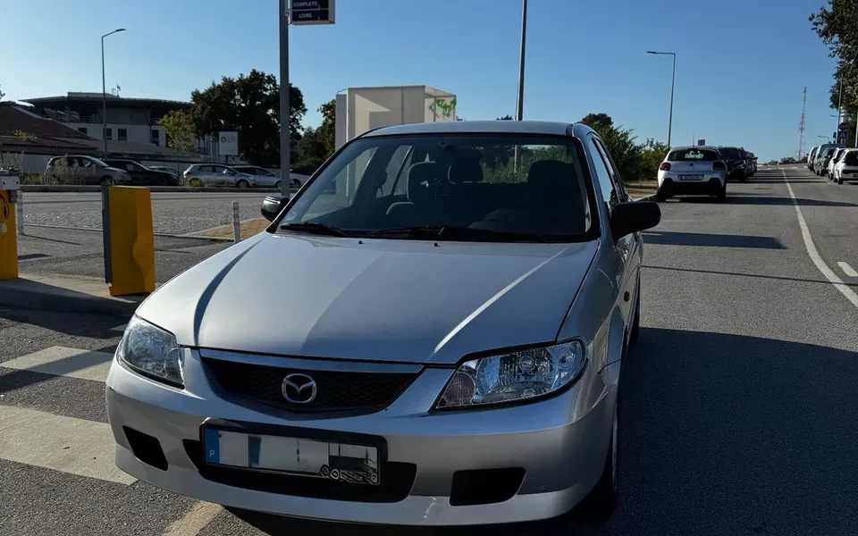Mazda 323 F 1.3 Comfort AC+CR