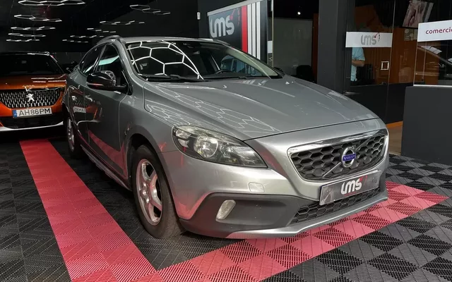 Volvo V40 Cross Country 1.6 D2 Momentum