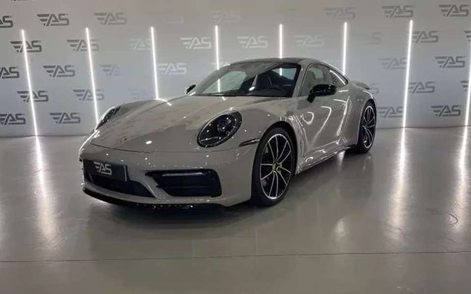 PORSCHE 911 Carrera 4S