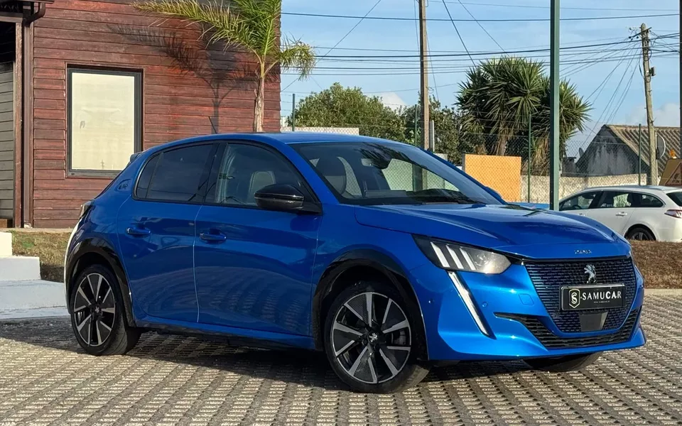 Peugeot e-208