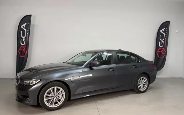 BMW 330 e iPerformance Advantage