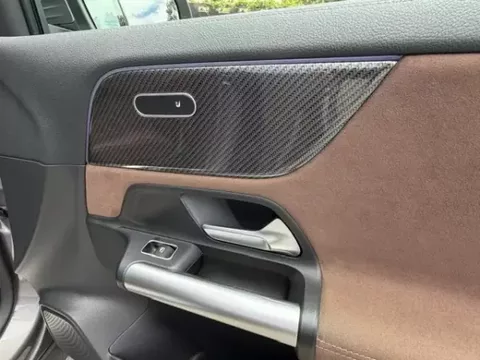 Mercedes-Benz GLA 180 2024 D AMG
