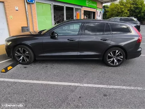 Volvo V60 2.0 B4 Plus Dark Auto