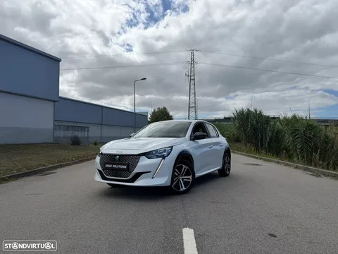 Peugeot e-208 Active