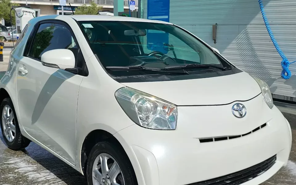 Toyota iQ 1.0 VVT-i 2 EP+NAVI+Bluetooth