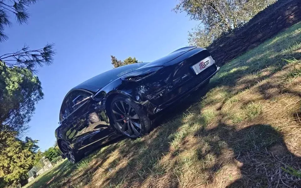 Tesla Model 3 Long Range AWD Dual Motor Performance