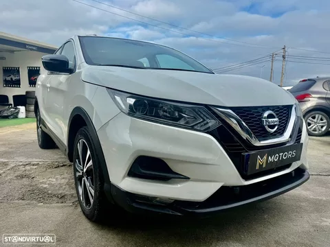 Nissan Qashqai 1.5 dCi N-Connecta J18+Led