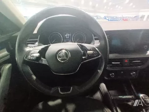 SKODA Kamiq Ambition Plus 1.0 TSI 81kW (110CV) (NW43J514)