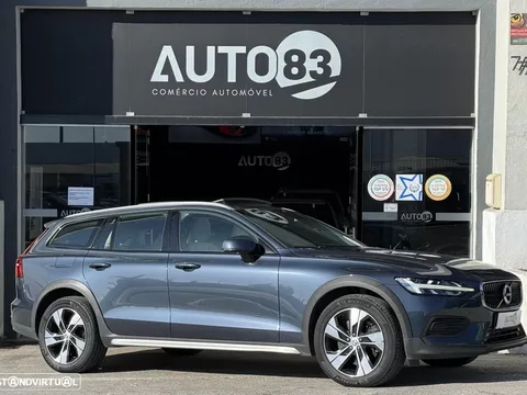 Volvo V60 Cross Country 2.5 T5 Momentum AWD