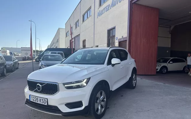 VOLVO XC40 XC40 T3 Momentum
