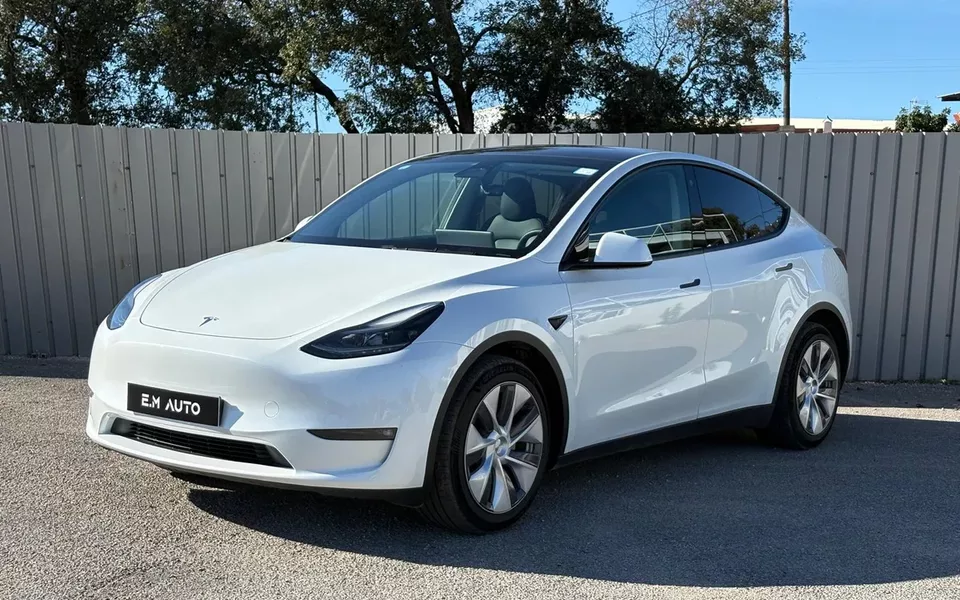 Tesla Model Y Long Range Dual Motor AWD