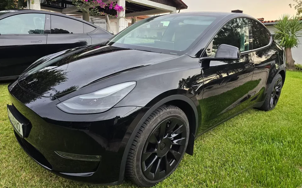 Tesla Model Y Long Range Dual Motor AWD