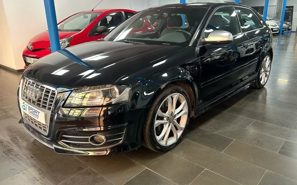 AUDI A3 S3 2.0 TFSI quattro S-Tronic