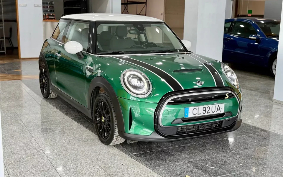 MINI 3 Portas Cooper SE Essential
