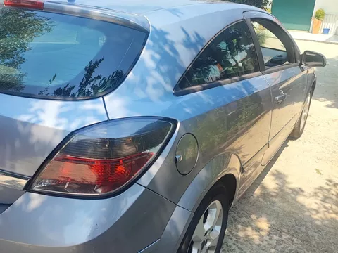 Opel Astra GTC 1.3 CDTI