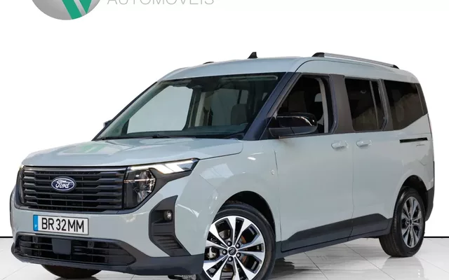 Ford Tourneo Courier 1.0 EcoBoost Titanium