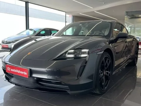 Porsche Taycan Cross Turismo 4