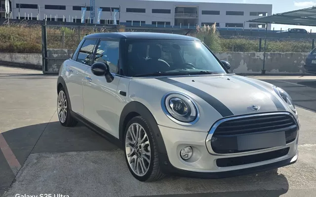 MINI 5 Portas Cooper D Auto