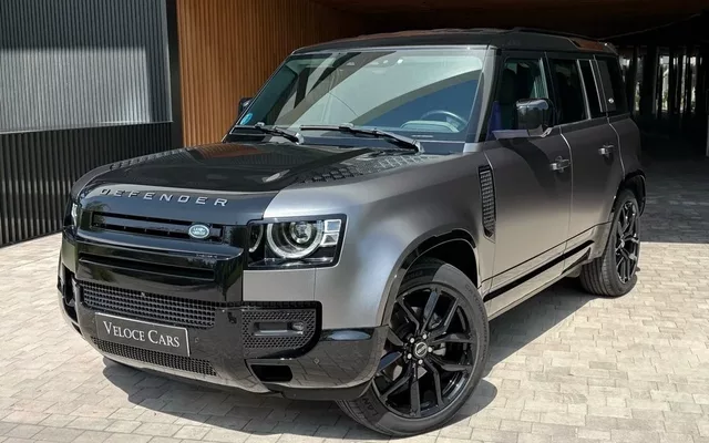 LAND-ROVER Defender 3.0 D200 SE 110 Auto 4WD MHEV