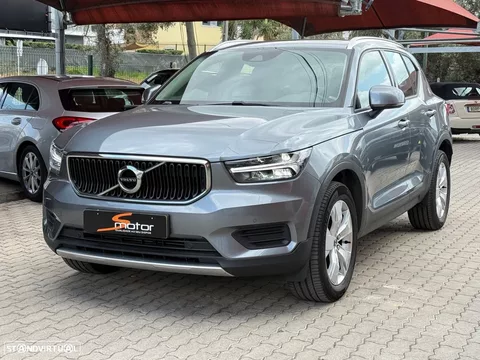 Volvo XC 40 1.5 T3 Momentum Tech Edition