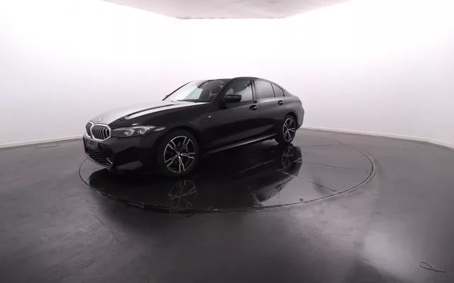 BMW Serie 3 - 330e Pack Desportivo M GPS / Vidros Escurecidos / Cam. Traseira / Bat. 19.5 kWh