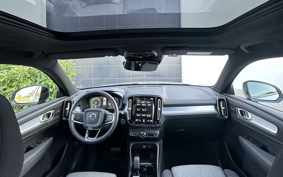 Volvo XC 40 1.5 T2 Plus Dark Auto