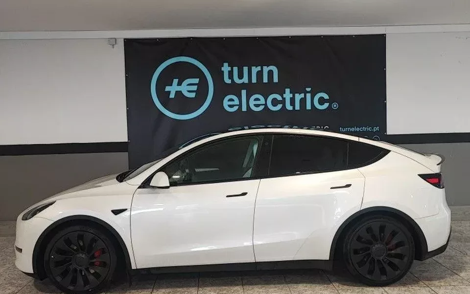 Tesla Model Y Performance Tração Integral