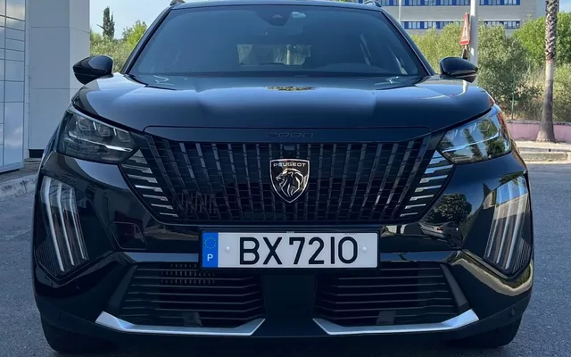 Peugeot 2008 PureTech 130 EAT8 GT